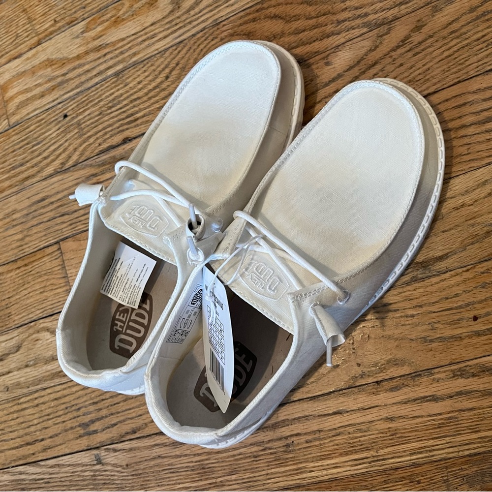 White Hey Dude Wendy Boat Shoes Sz 9